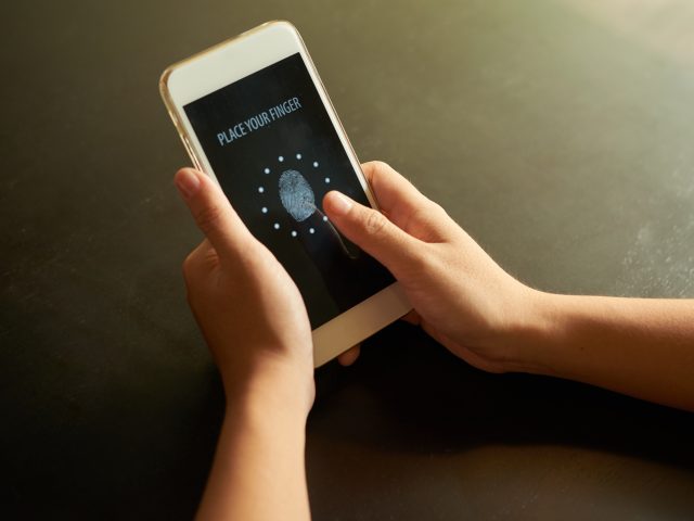 Kaip atblokuoti Samsung telefono ekrano užraktą?