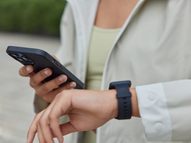 Kaip prijungti laikrodį prie Samsung telefono?