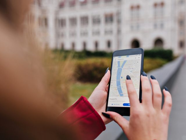 Kaip patikrinti ar telefonas sekamas?